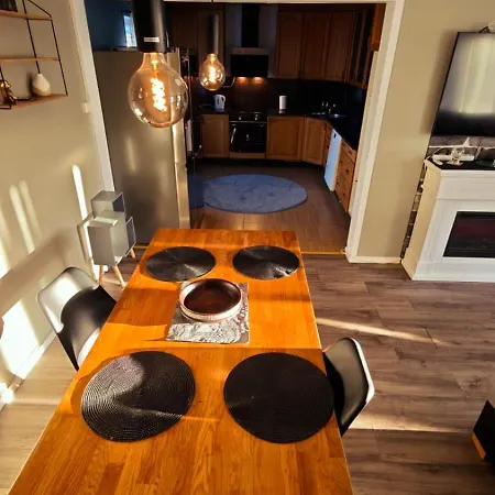Parkvegen - Spacious Arctic In Apartment Båtsfjord